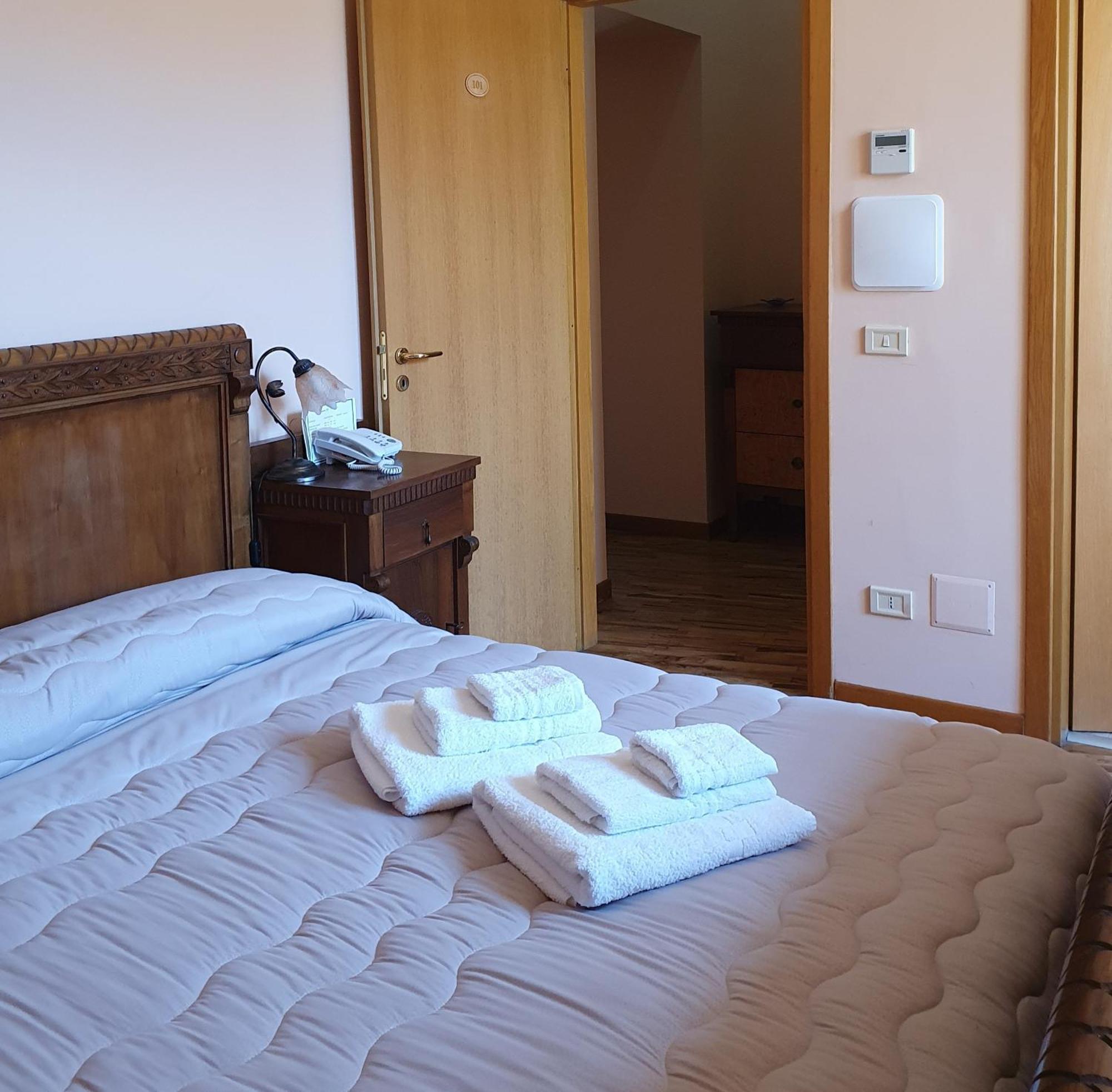 Hotel Palazzo Sant'Anna Gerace Pokoj fotografie